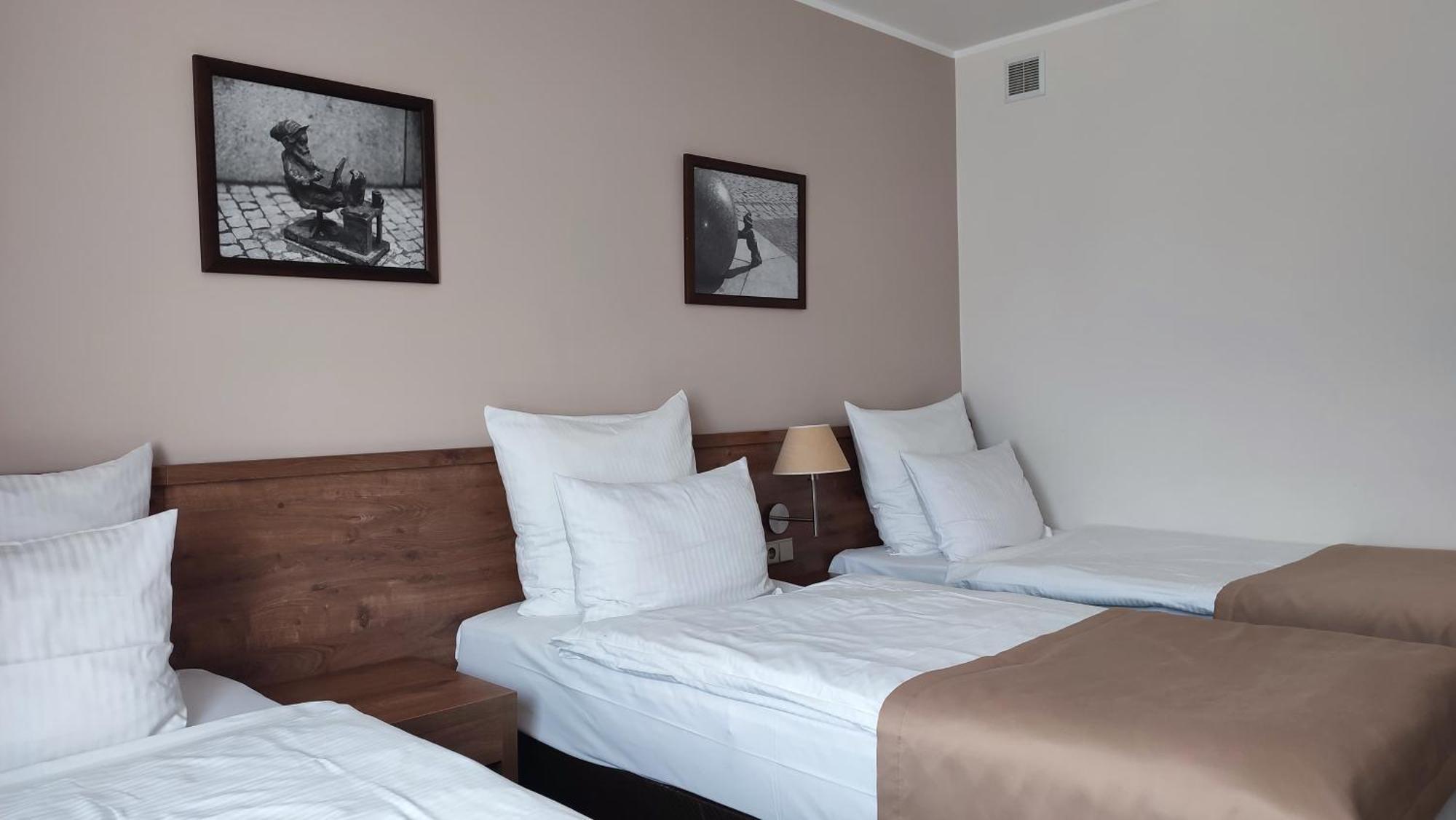Hotel Gem Вроцлав Екстер'єр фото